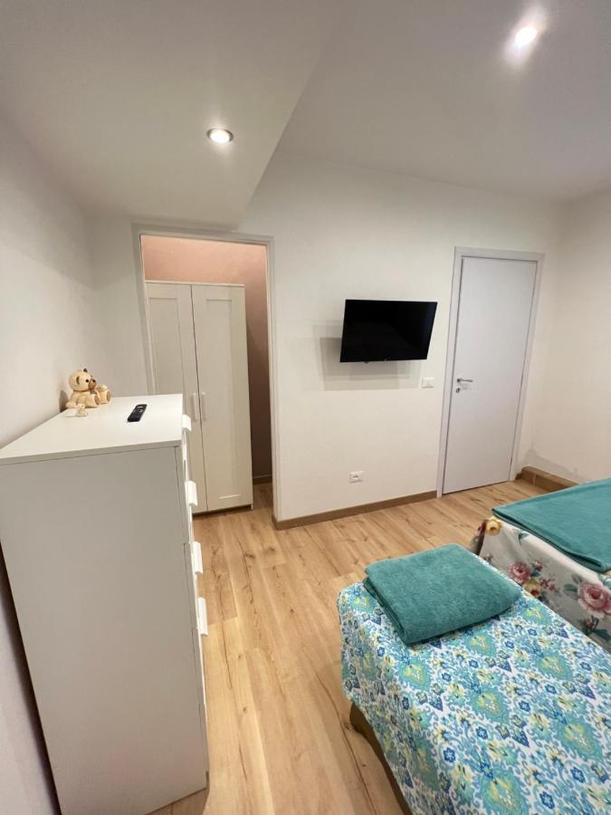 Alla Scalinata Del Teatro Rossetti Confort Suites Parcheggio Trieste Exteriör bild