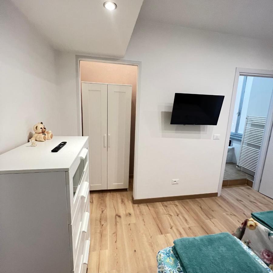 Alla Scalinata Del Teatro Rossetti Confort Suites Parcheggio Trieste Exteriör bild