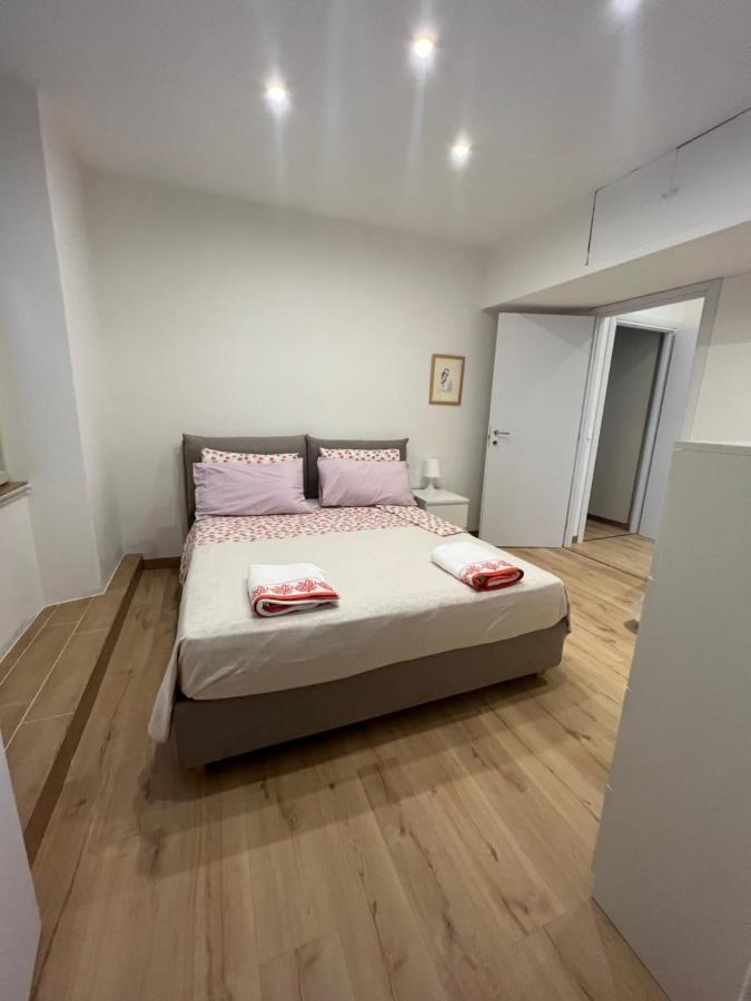 Alla Scalinata Del Teatro Rossetti Confort Suites Parcheggio Trieste Exteriör bild