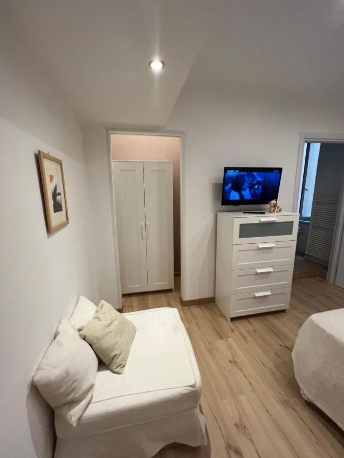 Alla Scalinata Del Teatro Rossetti Confort Suites Parcheggio Trieste Exteriör bild
