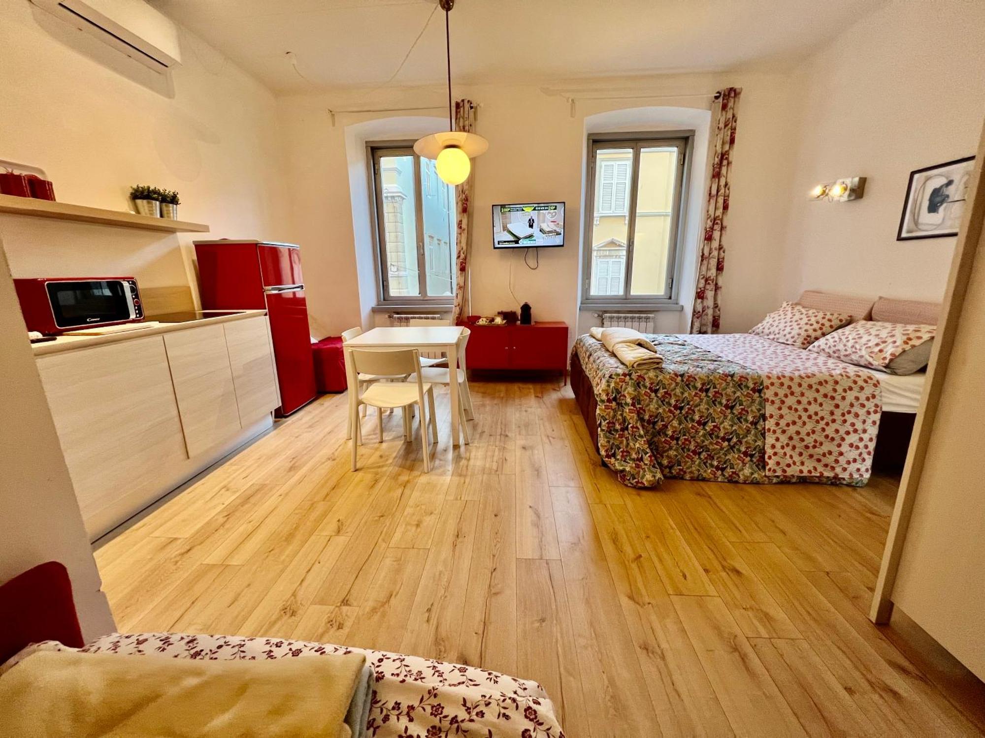 Alla Scalinata Del Teatro Rossetti Confort Suites Parcheggio Trieste Exteriör bild