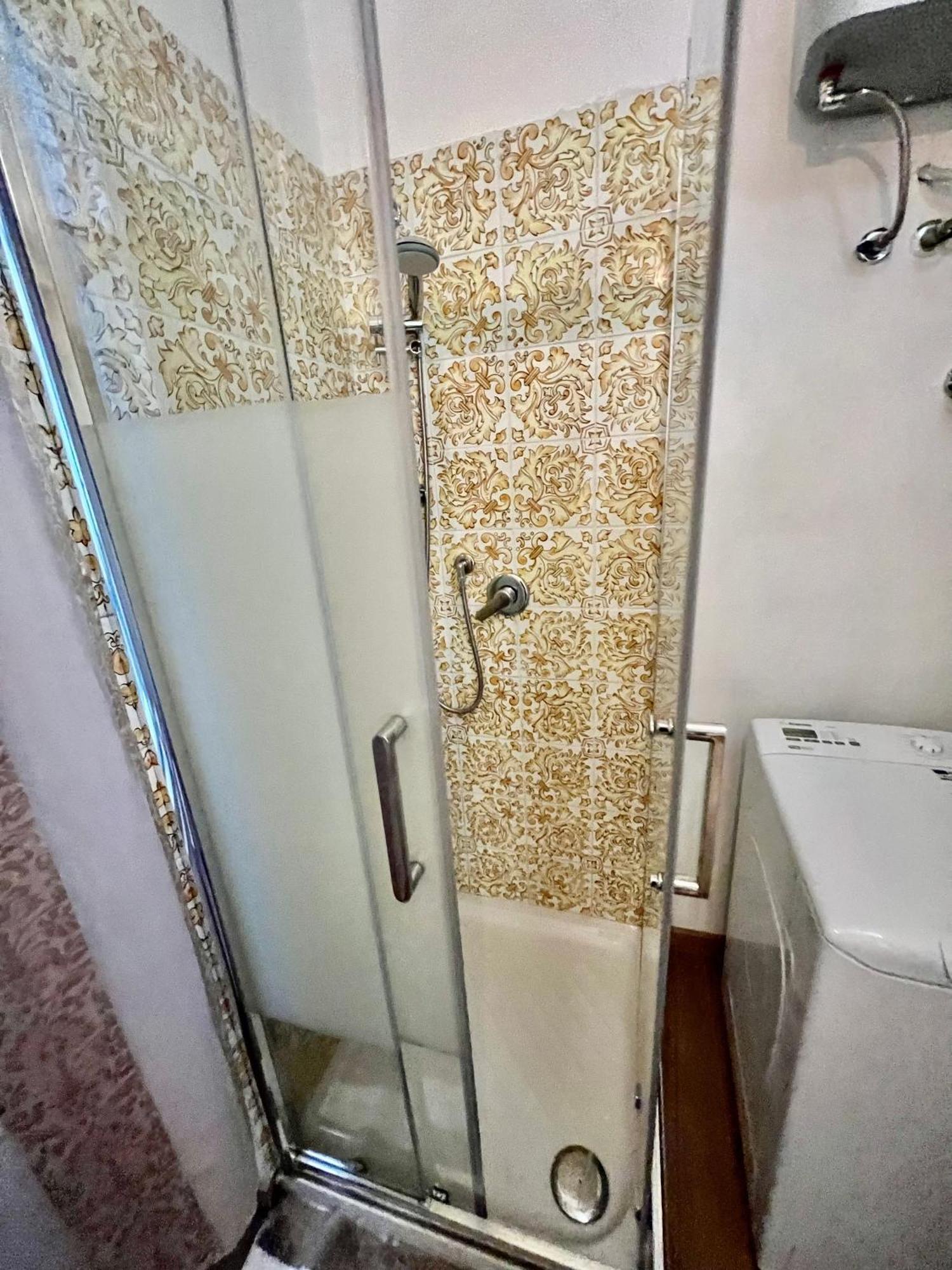 Alla Scalinata Del Teatro Rossetti Confort Suites Parcheggio Trieste Exteriör bild