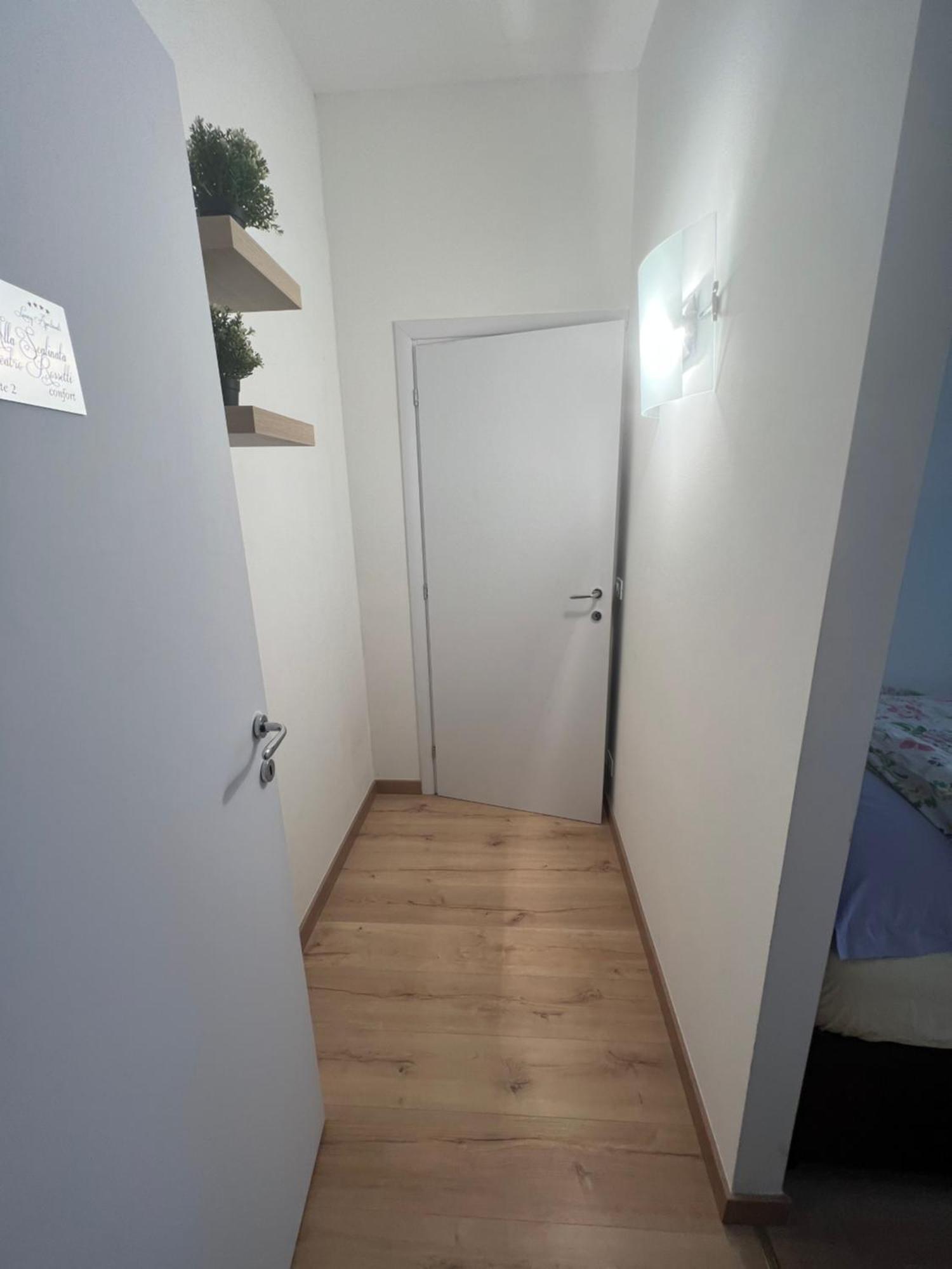 Alla Scalinata Del Teatro Rossetti Confort Suites Parcheggio Trieste Exteriör bild