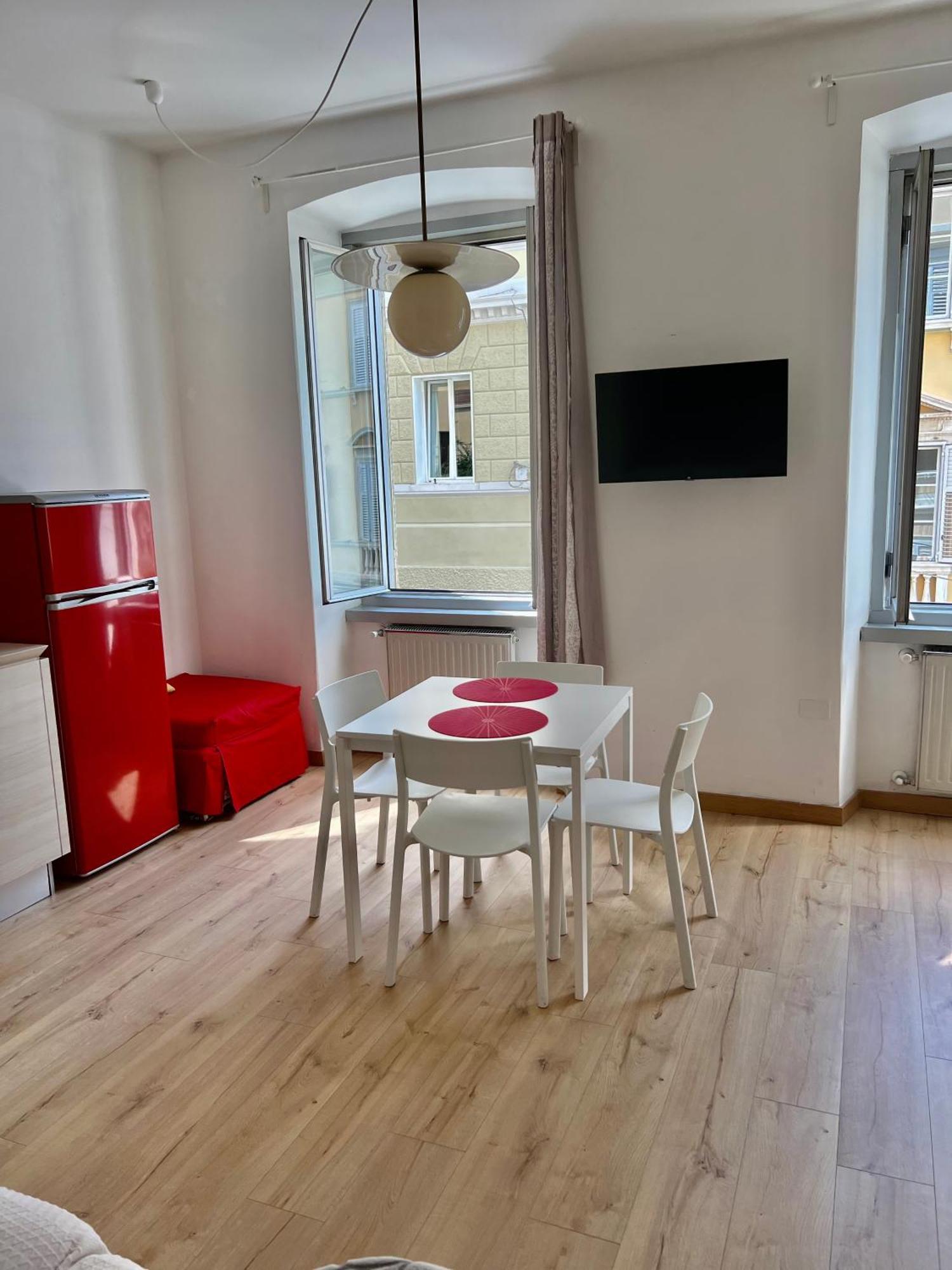 Alla Scalinata Del Teatro Rossetti Confort Suites Parcheggio Trieste Exteriör bild